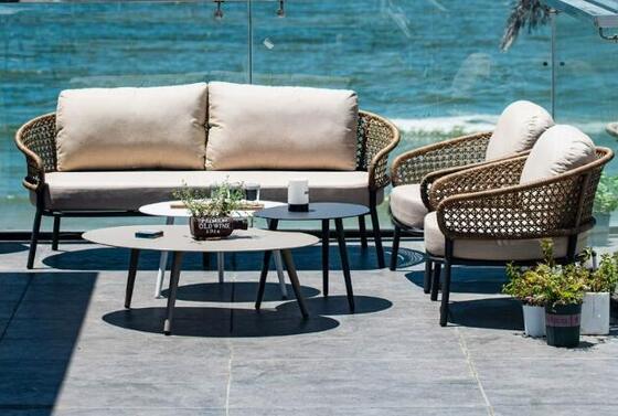 Guter Preis 4-Sitzer Aluminium PE-Rattan Garten Sofagarnitur Schwamm hoher Dichte Online