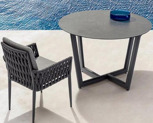 Guter Preis Außen-Rundtisch und 4 Stühle aus wetterbeständigem UV-Seil / Rattan und Aluminiumrahmen für Gärten, Innenhöfe und Villen Online